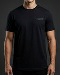 Camiseta FLAP Signature preta com logo FP em relevo no peito
