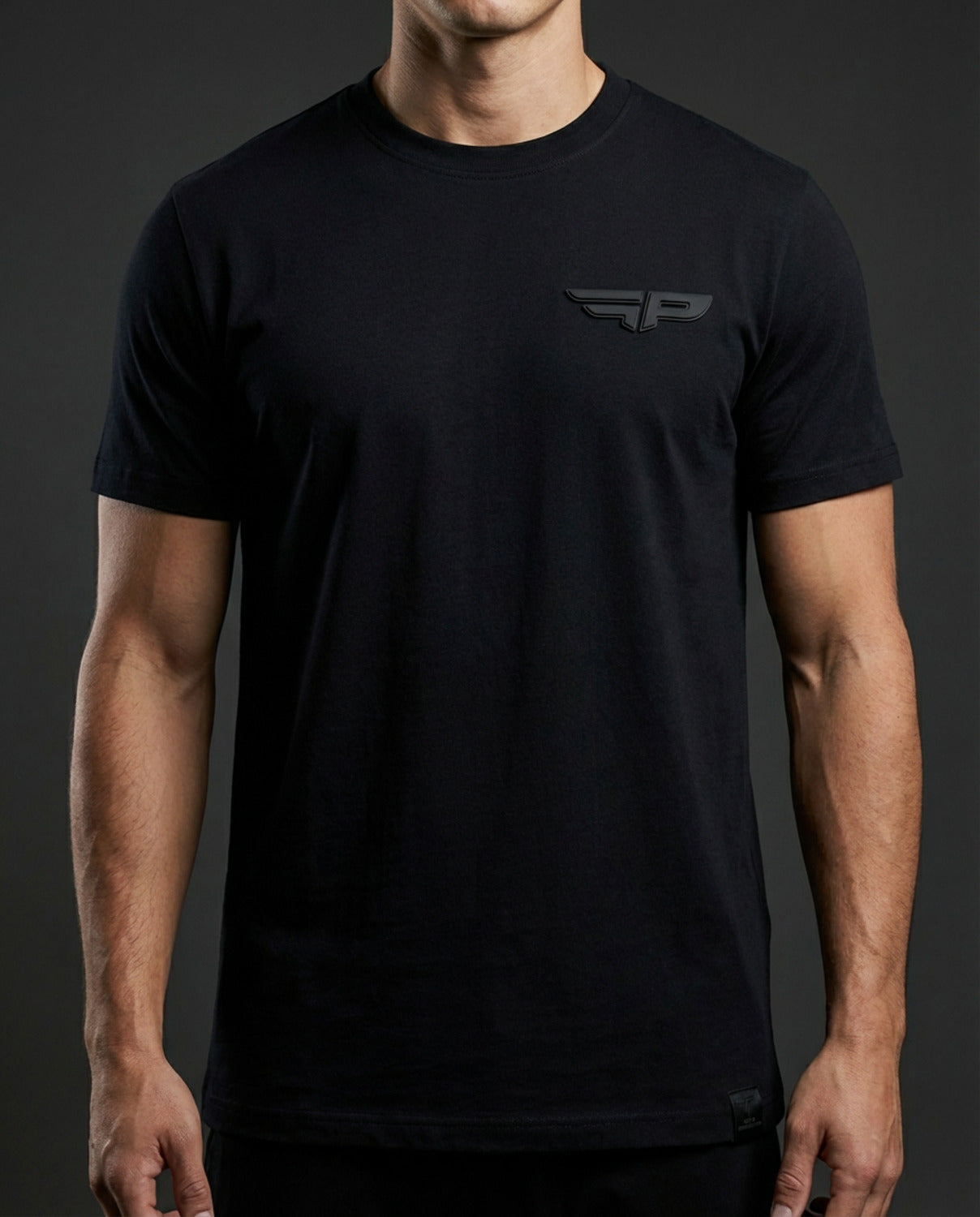 Camiseta FLAP Signature preta com logo FP em relevo no peito